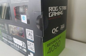 For sale ASUS ROG Strix GeForce RTX 4090 White OC Edition Gaming Graphics Card
